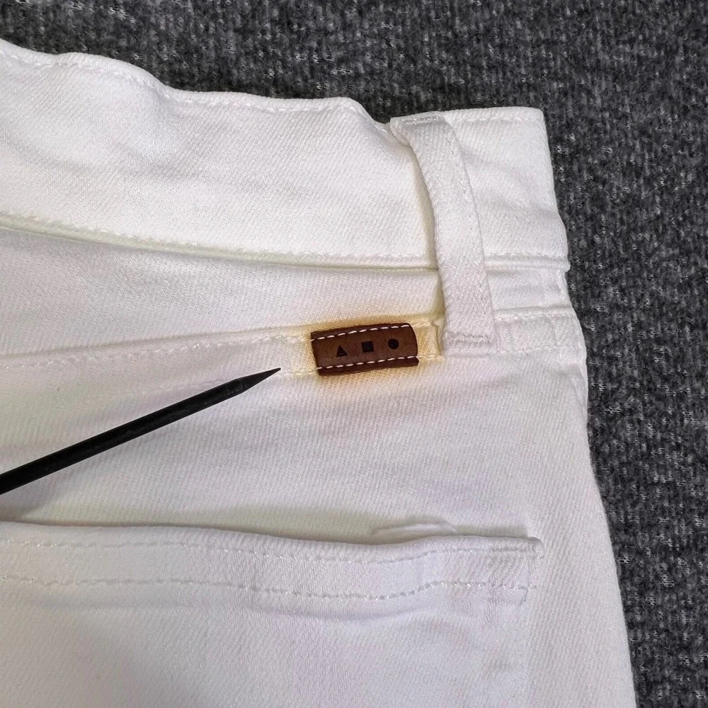 AYR The Stir Jeans Womens 26 White Slim Straight Casual Chic Stretch USA Made